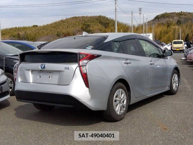 Toyota PRIUS 2016-04 218144-1