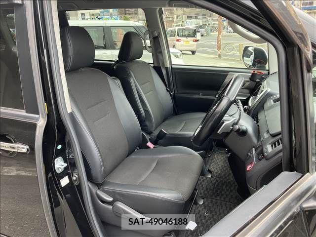 Toyota VOXY 2013-01 288858-8