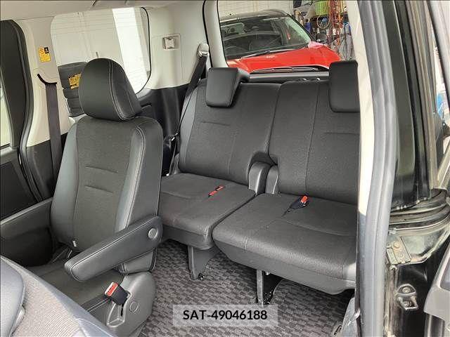 Toyota VOXY 2013-01 288858-12