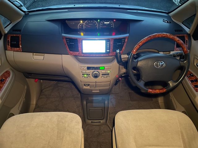 Toyota NOAH 2005-11 575-4