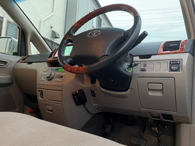 Toyota NOAH 2005-11 575-7
