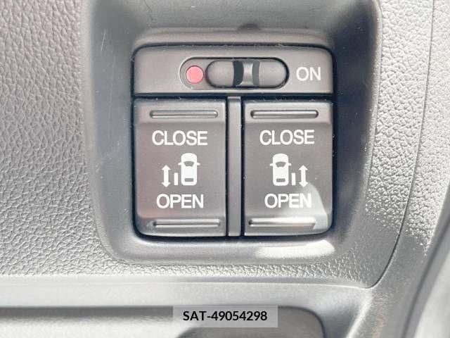 Honda N BOX CUSTOM 2017-05 306819-2