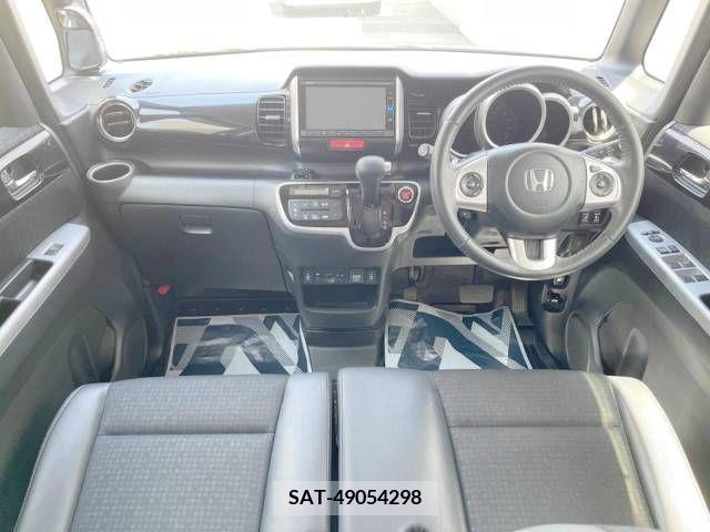 Honda N BOX CUSTOM 2017-05 306819-1