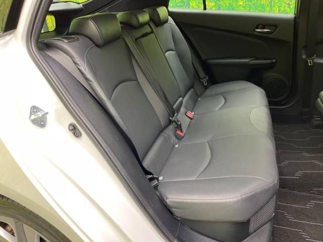 Toyota PRIUS 2021-12 196197-9
