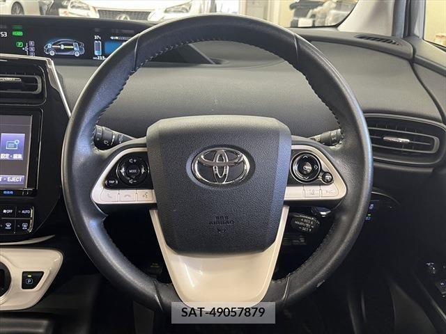 Toyota PRIUS 2016-04 346806-11