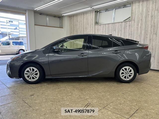 Toyota PRIUS 2016-04 346806-21