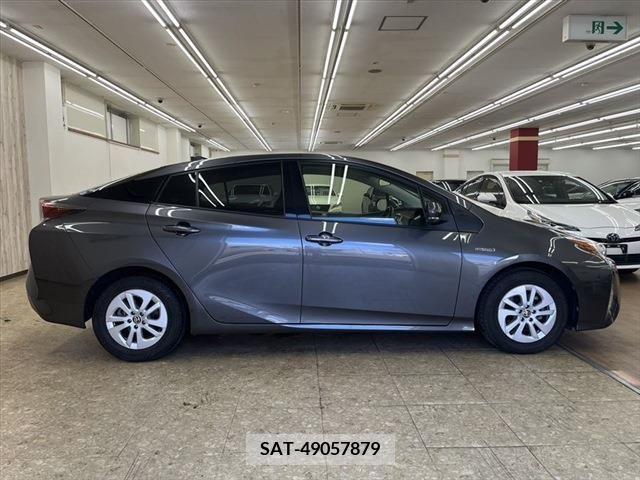 Toyota PRIUS 2016-04 346806-17