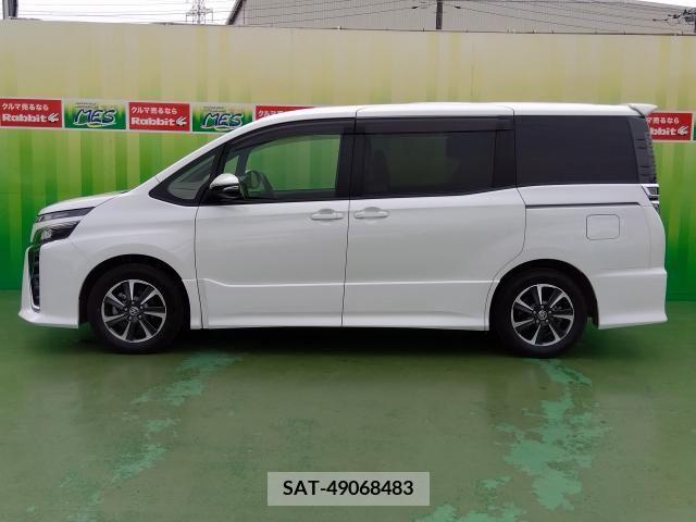 Toyota VOXY 2019-07 321643-1