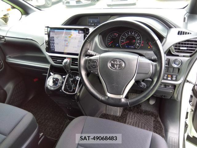 Toyota VOXY 2019-07 321643-4