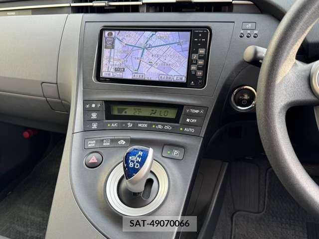 Toyota PRIUS 2011-11 366312-18
