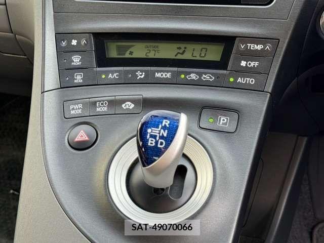 Toyota PRIUS 2011-11 366312-17