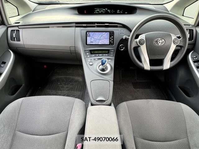 Toyota PRIUS 2011-11 366312-11