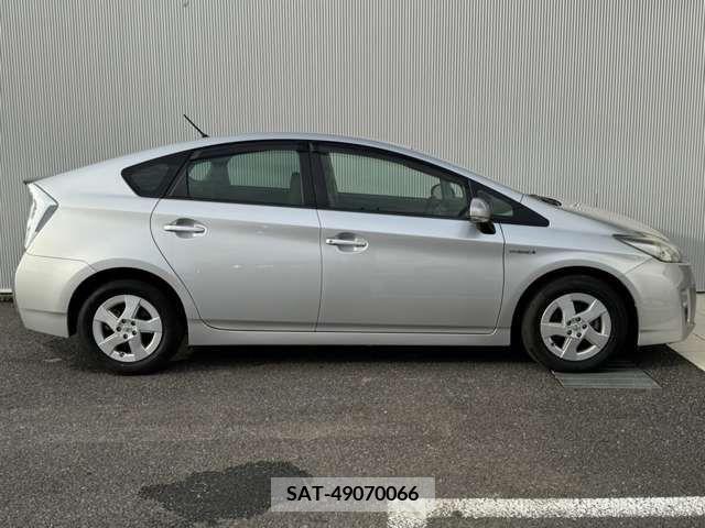 Toyota PRIUS 2011-11 366312-7