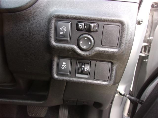 Nissan NOTE 2016-03 3298-22