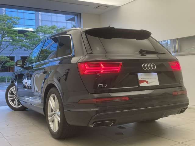 Audi Q7 2016-03 18828-5