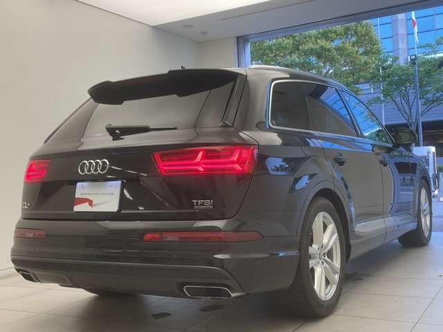 Audi Q7 2016-03 18828-1