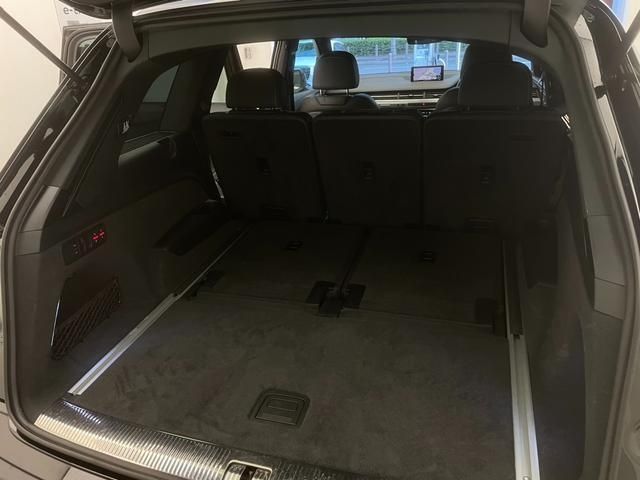 Audi Q7 2016-03 18828-15