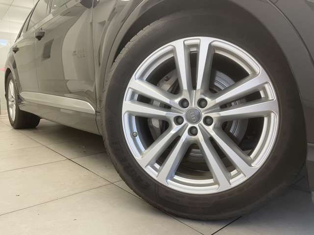 Audi Q7 2016-03 18828-6