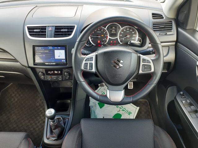 Suzuki SWIFT 2015-04 9391-1
