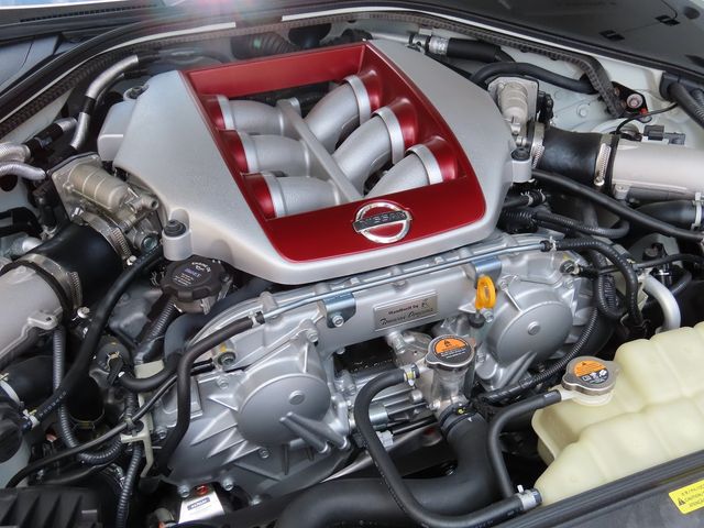 Nissan GT-R 2019-09 184313-7