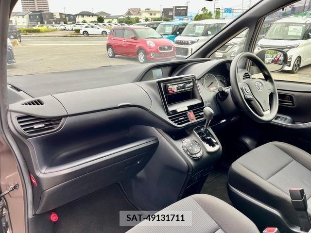 Toyota NOAH 2015-03 365110-1