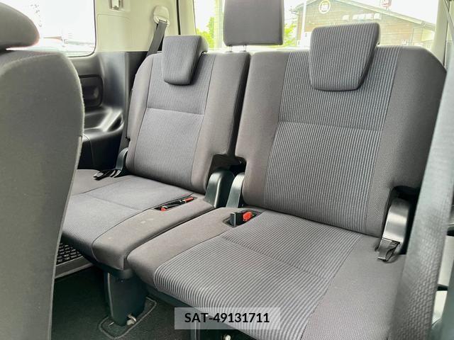 Toyota NOAH 2015-03 365110-23