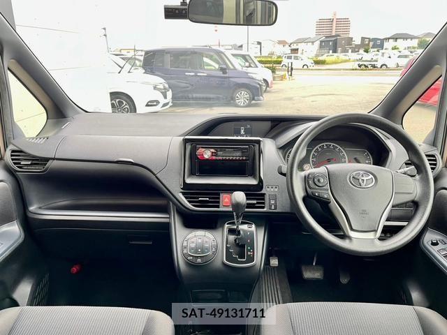 Toyota NOAH 2015-03 365110-9
