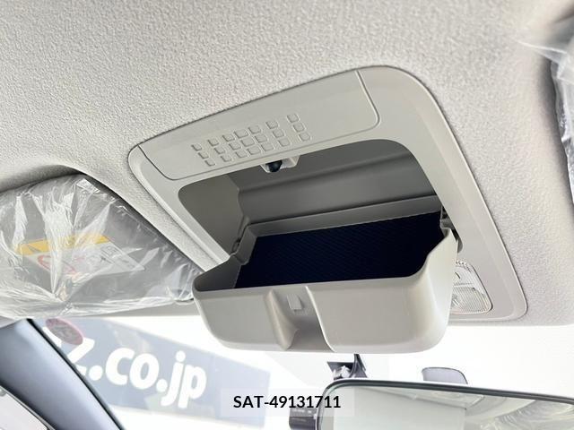 Toyota NOAH 2015-03 365110-26