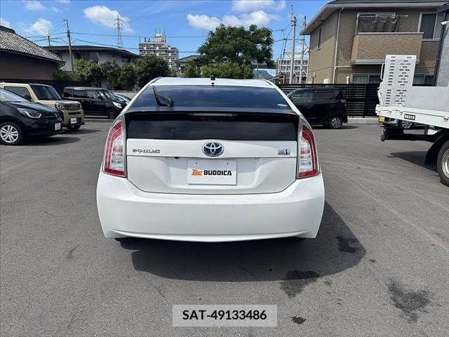 Toyota PRIUS 2013-02 322044-13