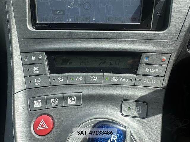 Toyota PRIUS 2013-02 322044-7