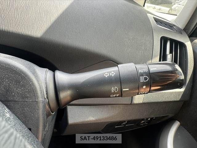 Toyota PRIUS 2013-02 322044-25