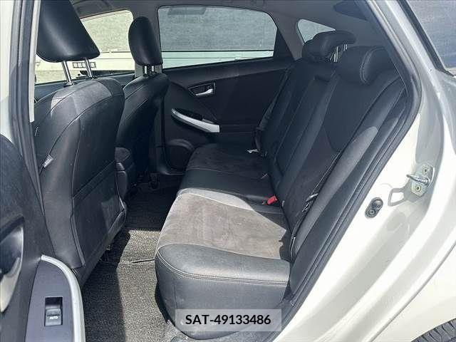 Toyota PRIUS 2013-02 322044-23