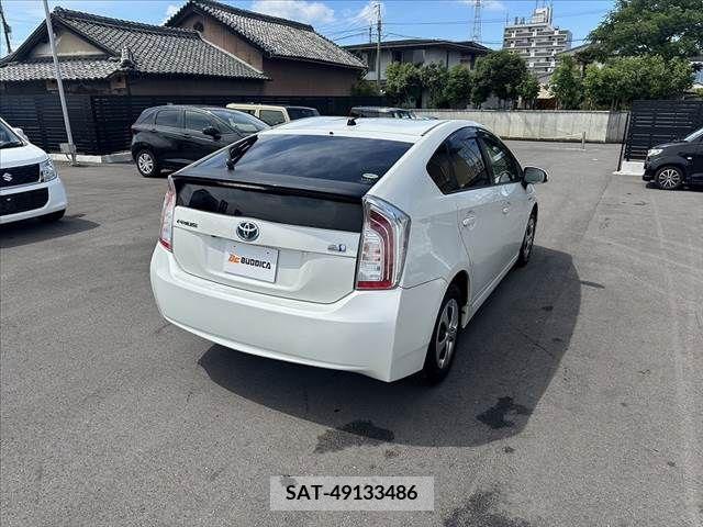 Toyota PRIUS 2013-02 322044-14