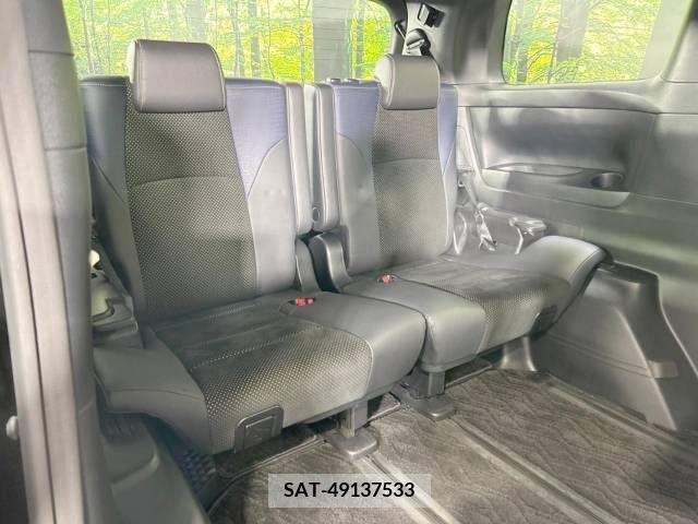 Toyota VELLFIRE 2017-04 288138-9