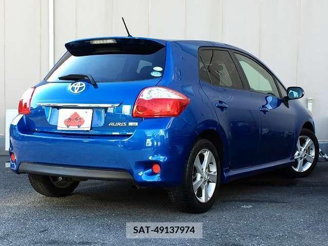 Toyota AURIS 2009-11 356693-2