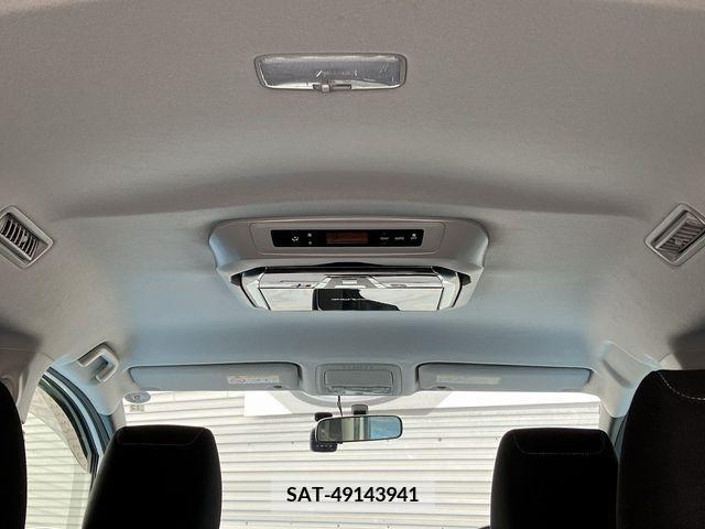 Toyota ESQUIRE 2015-12 221743-18