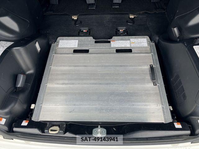 Toyota ESQUIRE 2015-12 221743-10