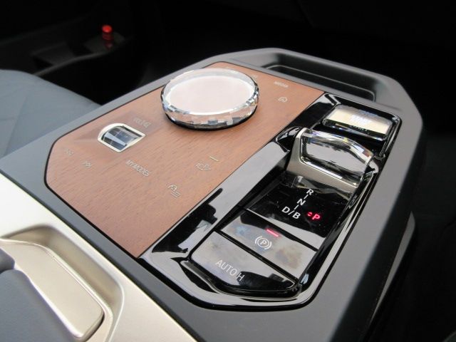 Bmw IX 2022-11 2253-16