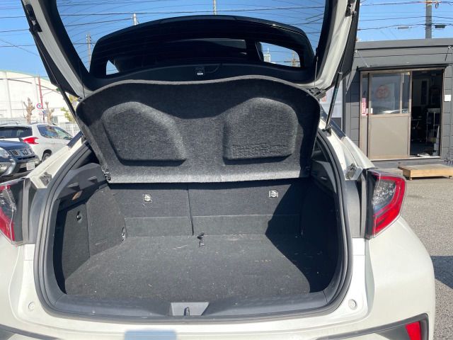 Toyota C-HR 2017-09 192145-11