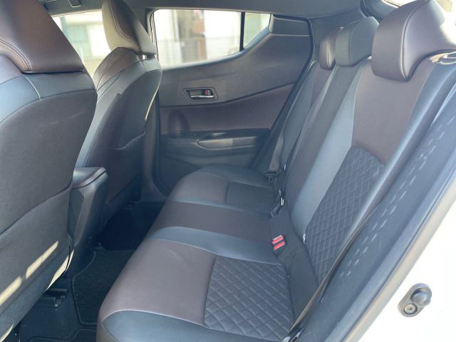 Toyota C-HR 2017-09 192145-9