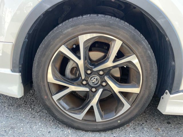 Toyota C-HR 2017-09 192145-19