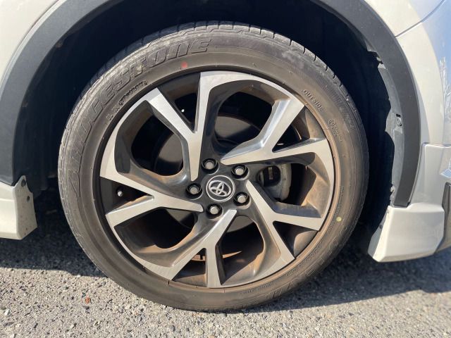 Toyota C-HR 2017-09 192145-18