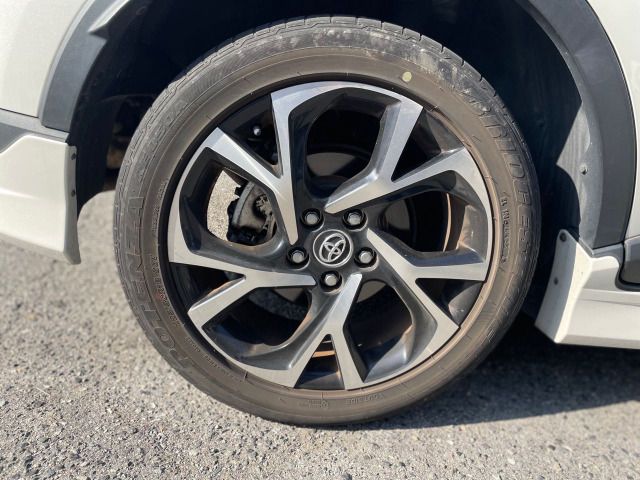 Toyota C-HR 2017-09 192145-17