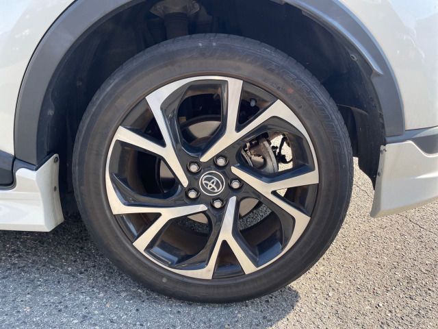 Toyota C-HR 2017-09 192145-16