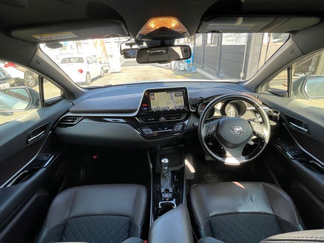Toyota C-HR 2017-09 192145-4