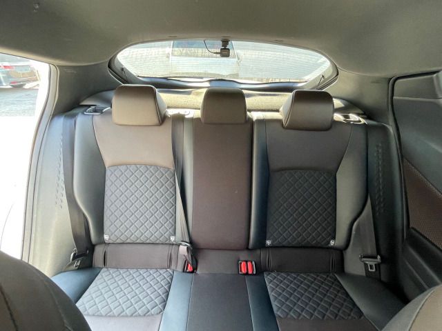 Toyota C-HR 2017-09 192145-5