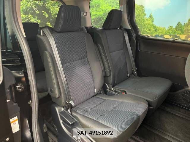 Toyota VOXY 2017-12 288867-12