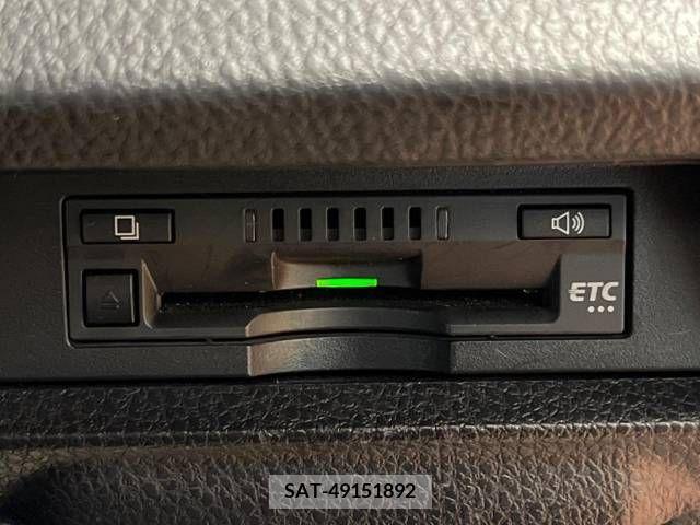 Toyota VOXY 2017-12 288867-9