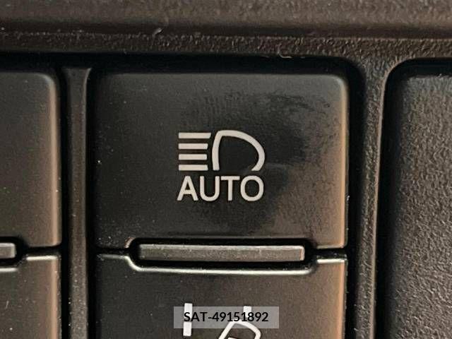 Toyota VOXY 2017-12 288867-7