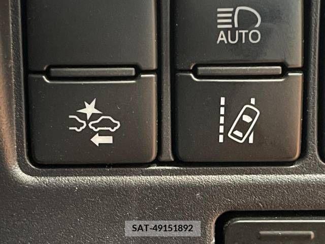 Toyota VOXY 2017-12 288867-5